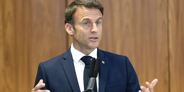 Macron elogia posição do Brasil em relação à Venezuela