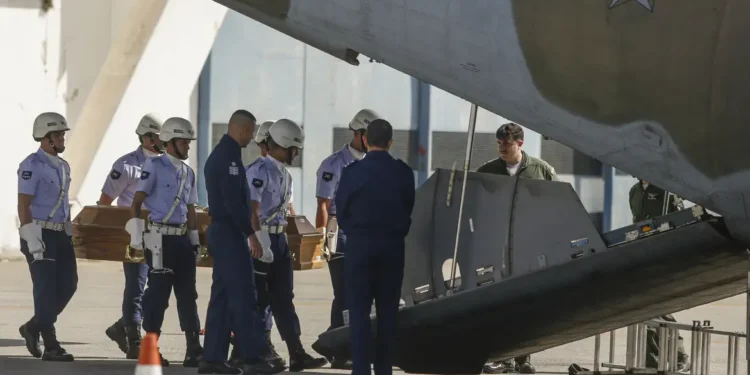 Avião caiu em Vinhedo com 62 pessoas a bordo, sem deixar sobreviventes