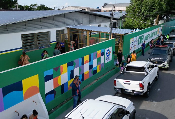 Cmei Padre Cláudio Dalbon revitalizado no Novo Aleixo