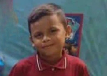 Criança morre ao ser atingida por arma de fogo no Jorge Teixeira