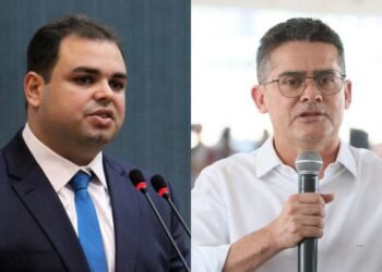 Justiça Eleitoral proíbe Roberto Cidade de falar sobre o Auxílio Manauara de David Almeida