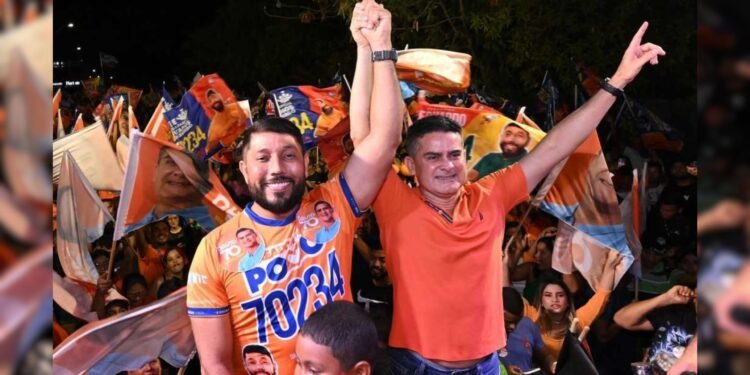 Vereador aliado de David Almeida é acusado de fazer campanha dentro das escolas