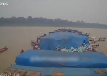 Embarcação saqueada no Amazonas