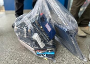 Operação Recupera Fone apreende quase mil celulares com suspeita de roubo ou furto (Foto: Divulgação/PC-AM)