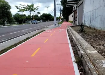 Ciclovia do bairro Ponta Negra, zona Oeste de Manaus (Divulgação/Semcom)