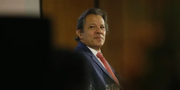 Em Nova York, Haddad diz que despesas estão dentro do arcabouço