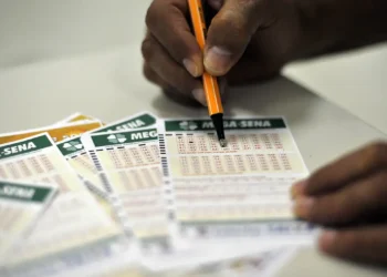 Sem ganhadores, Mega-Sena acumula e prêmio vai para R$ 14 milhões