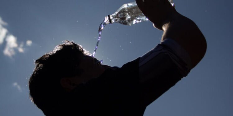 Onda de calor volta a atingir o Brasil e temperaturas devem bater recordes neste sábado