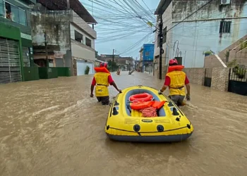 Mudanças climáticas e eventos extremos impactam vacinação no Brasil