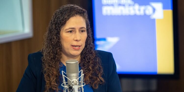 Esther Dweck assume interinamente Ministério dos Direitos Humanos