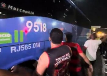 torcedores-protestam-fla