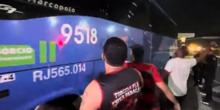 torcedores-protestam-fla