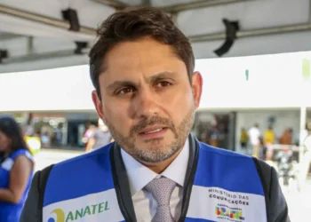 'X tem que cumprir ordem judicial', afirma ministro das Comunicações