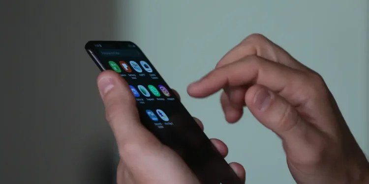 Senacon notifica empresas de celular sobre aplicativo de apostas