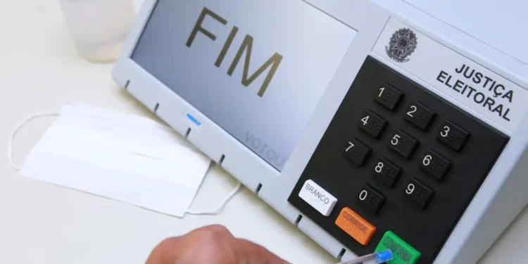 Urna eletrônica de Jutaí dá problema e votação é manual