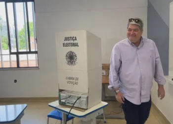 Datena vota, diz estar 'ótimo' e critica Marçal: 'desde o começo vem atacando a democracia'
