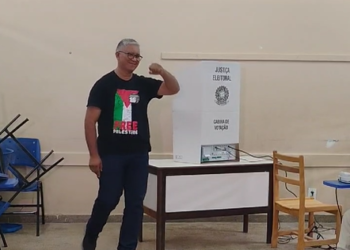 'Nós fizemos uma campanha limpa', diz candidato a prefeito de Manaus, Gilberto Vasconcelos ao votar