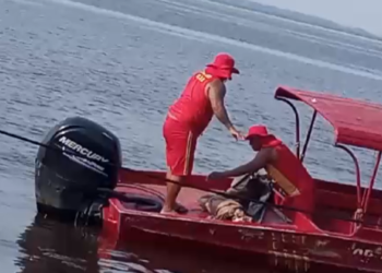 Bombeiros resgatam corpo na orla do São Raimundo