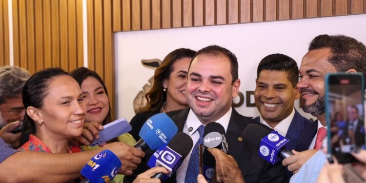 Roberto Cidade é reeleito para terceiro mandato consecutivo na Presidência da Aleam