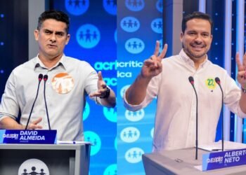 Alberto Neto e David Almeida trocam acusações em penúltimo Debate Eleitoral