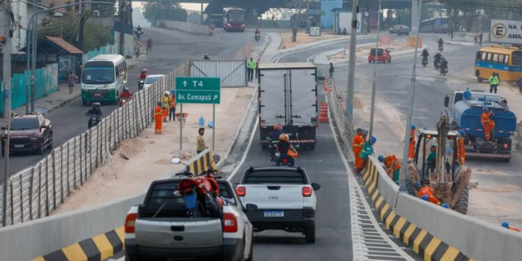 Obras no complexo viário Rei Pelé
