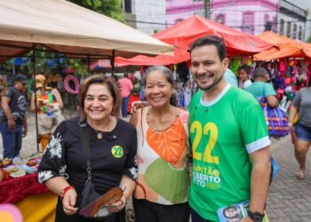 Alberto Neto e Maria do Carmo no Centro de Manaus - (Foto: Divulgação/ Tadeu Rocha)