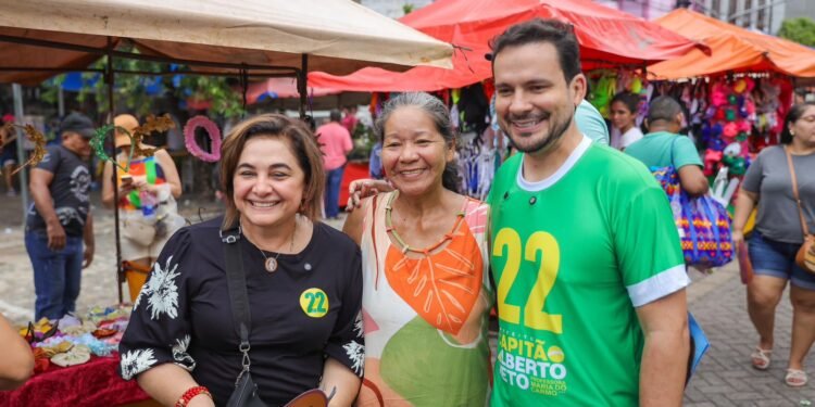 Alberto Neto e Maria do Carmo no Centro de Manaus - (Foto: Divulgação/ Tadeu Rocha)