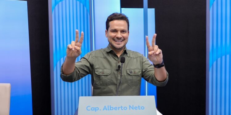 Alberto alfineta David e Cidade por ausências no debate: 'os dois têm muito a explicar'