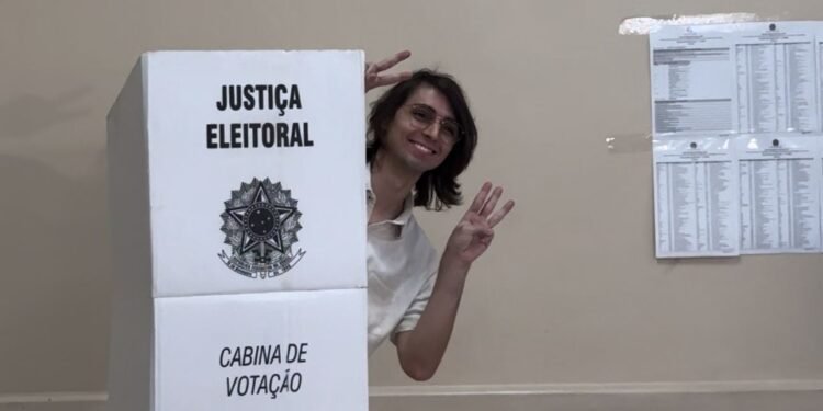 Amom critica crimes eleitorais e declara boas expectativas para o resultado do primeiro turno