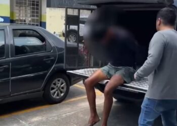 Homem é preso em cumprimento de mandado de prisão por roubo (Foto: Divulgação/ PC-AM)