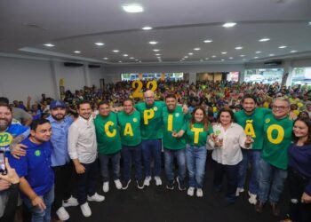 Vereadores de oposição declararam apoio à chapa Ordem e Progresso (Foto: Tadeu Rocha)