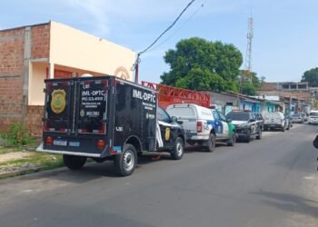 Homem morre com faca enfiada no coração na zona Norte de Manaus