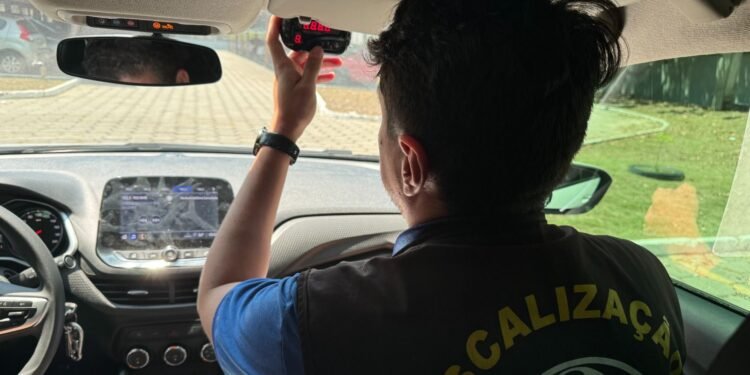 Agentes do Ipem-AM verificaram 51 taxímetros em Manaus durante operação nacional coordenada pelo Inmetro