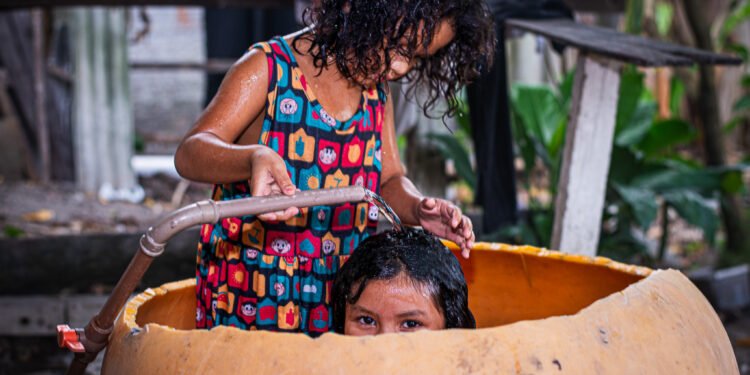 agua-indigenas-manaus