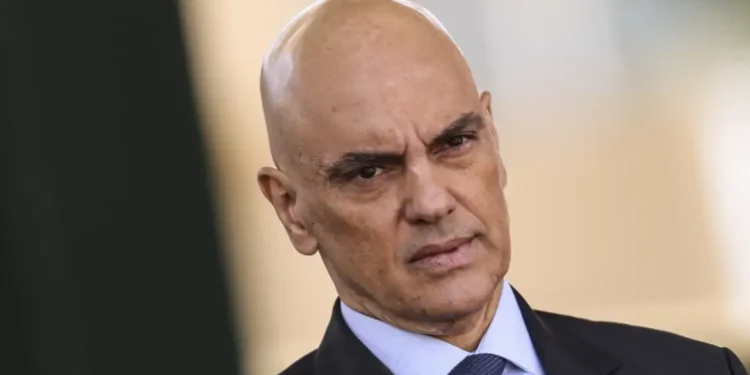 Moraes rejeita recurso de Bolsonaro para arquivar inquérito