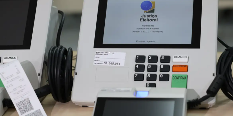 Câmara Municipais: 40% dos vereadores eleitos mantêm seus mandatos