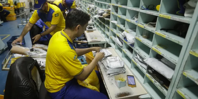 Concurso dos Correios destina 30% das vagas para negros e indígenas