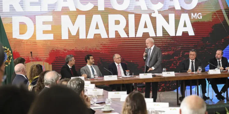 Tragédia de Mariana: governo e mineradoras assinam acordo de R$ 132 bi