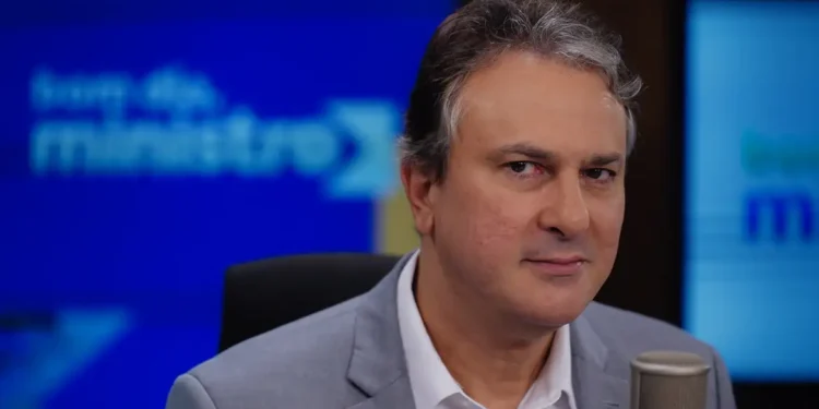 Brasil terá Pé-de-Meia para licenciaturas, diz ministro da Educação