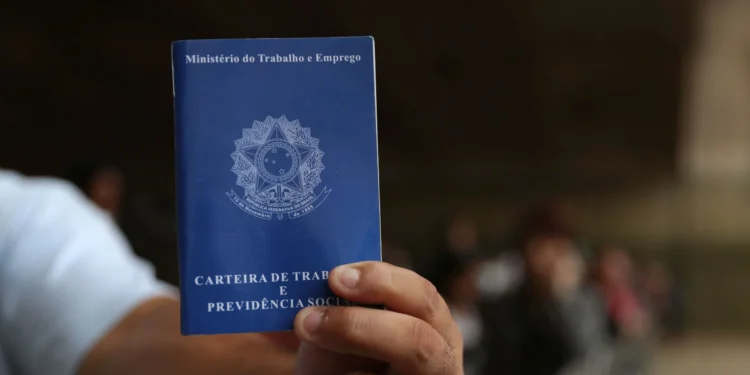 Caged registra criação de 247 mil postos de trabalho em setembro