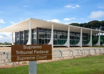 STF valida emenda que flexibilizou regime de contratação de servidores