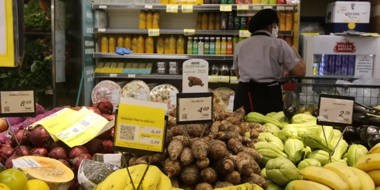 Setor de serviços cresce 0,1% em maio e atinge recorde da série - (Foto: Tânia Rêgo/Agência Brasil)