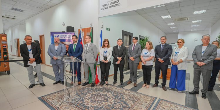 XIX Semana Nacional da Conciliação iniciou, em Manaus, nesta segunda-feira, 4/11, no Fórum Cível Desembargadora Euza Maria Naice de Vasconcellos (Foto: Chico Batata/ TJAM)