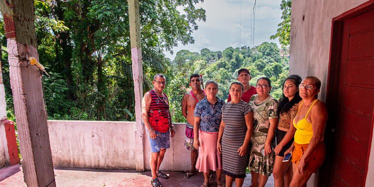 Moradores do Mauazinho querem indenização justa por retirada de área de risco