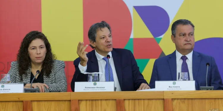 CUT e UGT aprovam medidas do ajuste fiscal do governo federal