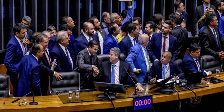 Amazonas terá 10 vagas para deputados federais nas próximas eleições, duas a mais que atualmente