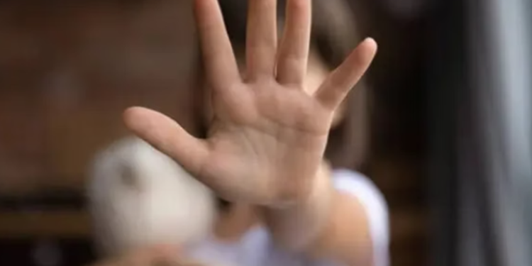 Adolescente é apreendido por roubo e estupro contra crianças