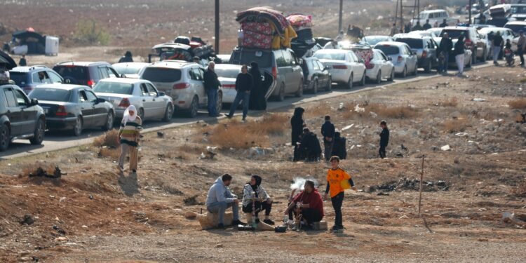 Com cessar-fogo de Israel, milhares de libaneses retornam da Síria