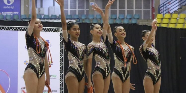 Atletas amazonenses de ginástica rítmica (Divulgação/MEC)