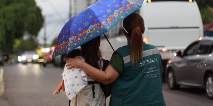 Menores em situação de mendicância saem das ruas de Manaus